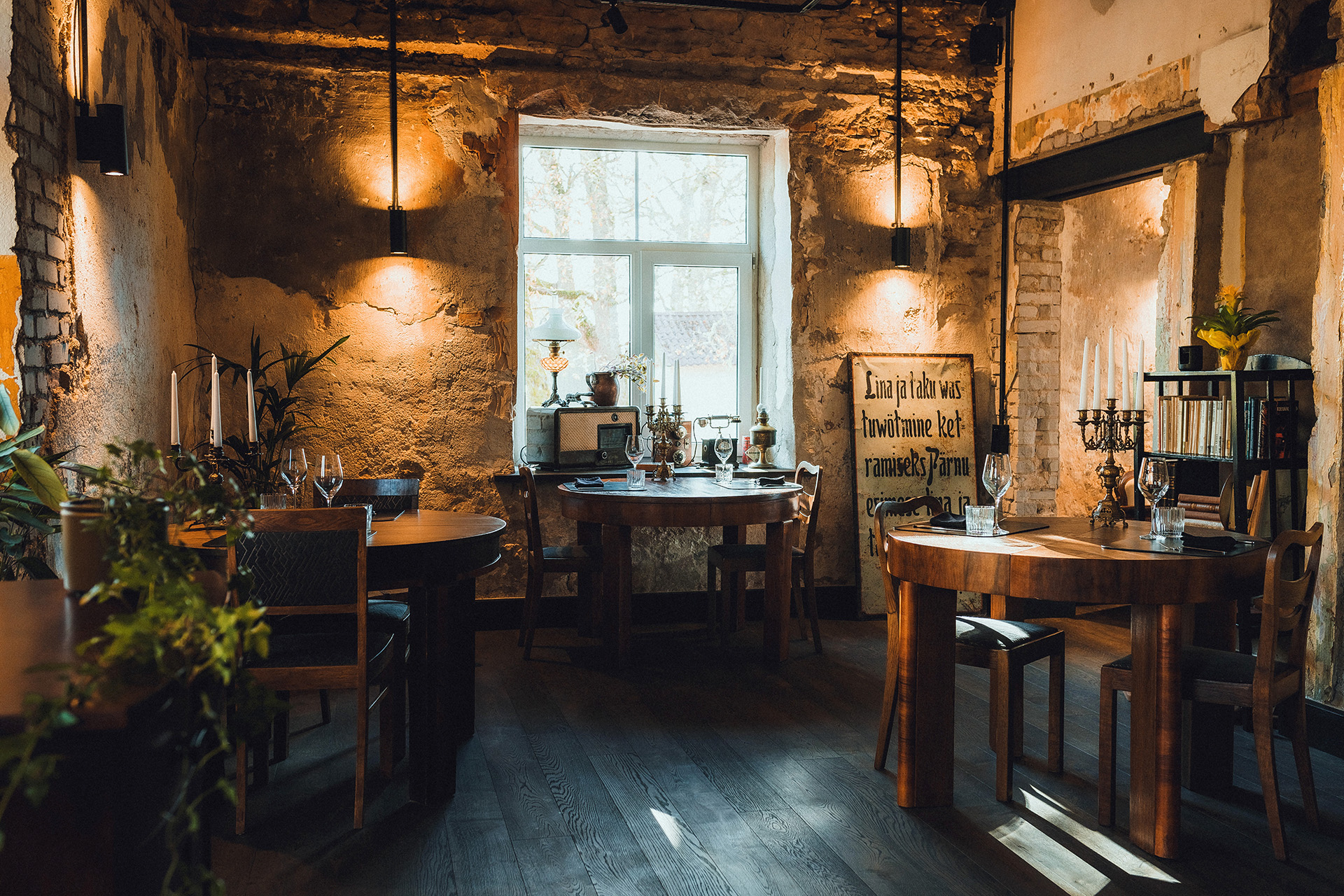 We invite you to an exclusive 8-course dinner in the former servants' house of Maidla Manor. SOO is not an ordinary restaurant. It is a magical gastro